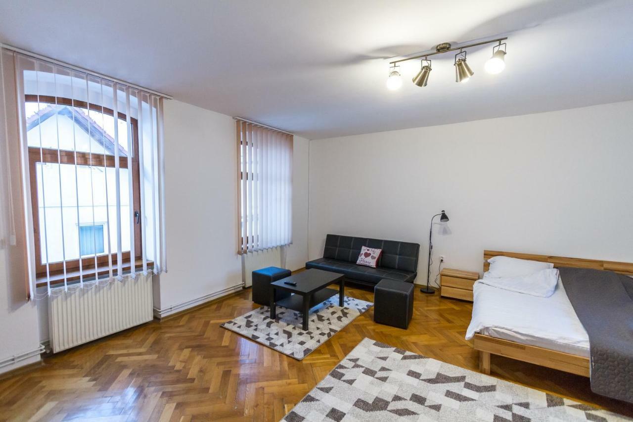 Pe Tocile Apartment Брашов Екстер'єр фото