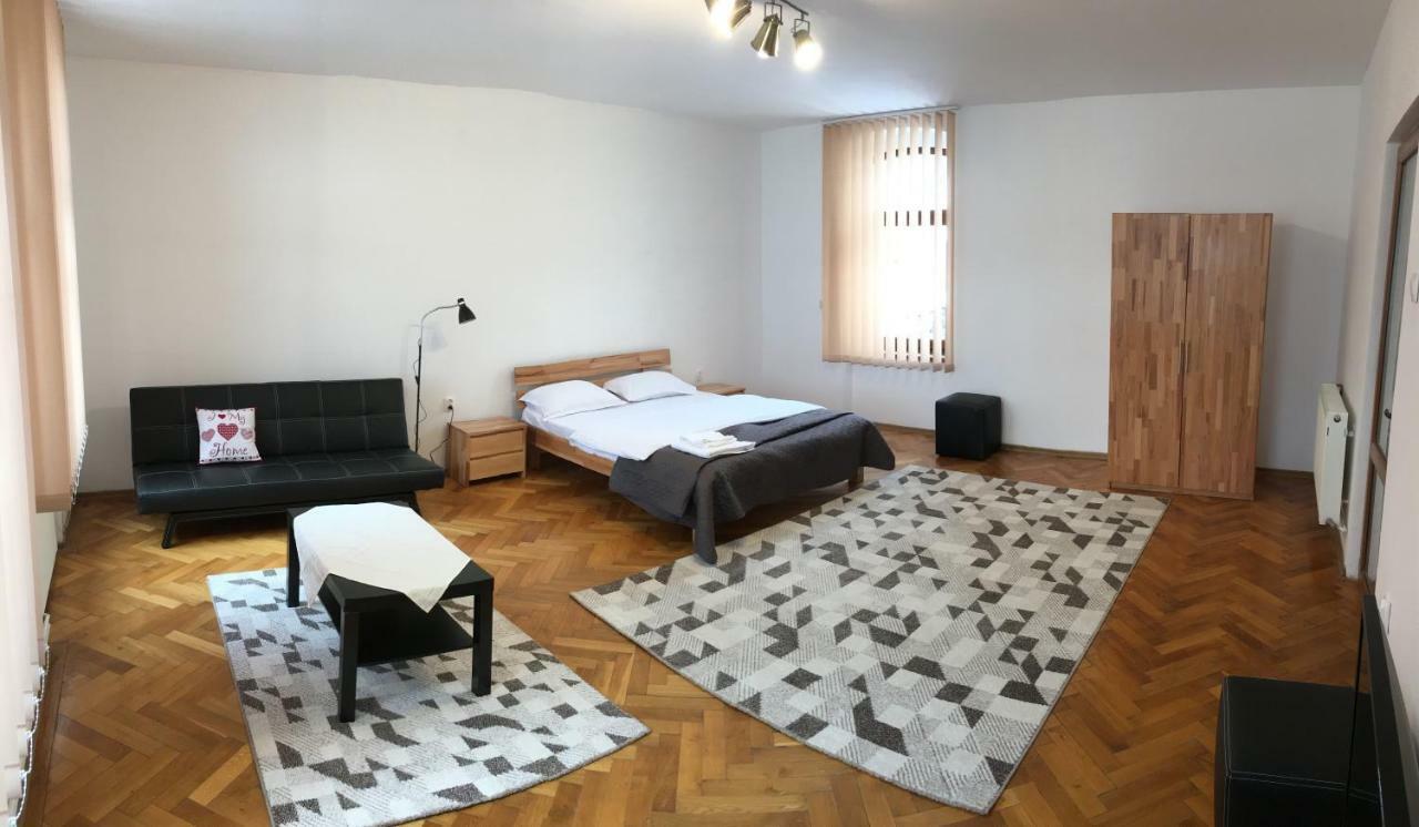 Pe Tocile Apartment Брашов Екстер'єр фото